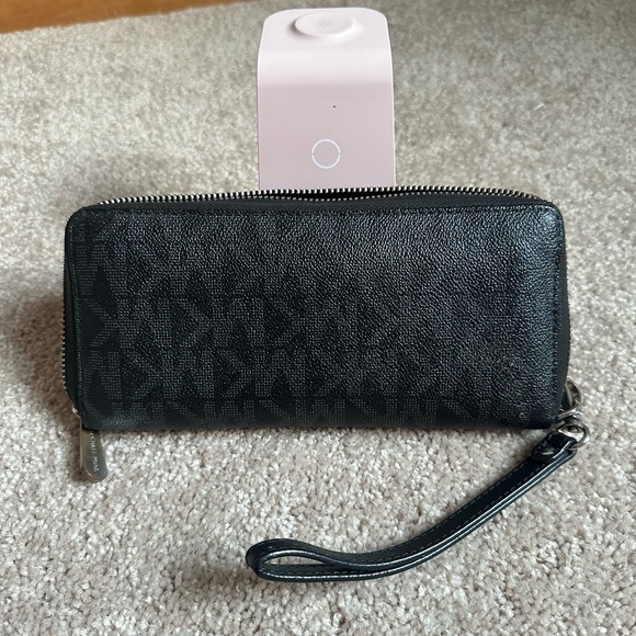 Michael Kors Black Logo Wristlet - Picture 2 of 3